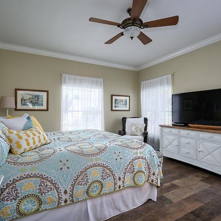 Hibiscus Hideaway Condo Walk To Historic Bridge St Bradenton Beach Exterior foto