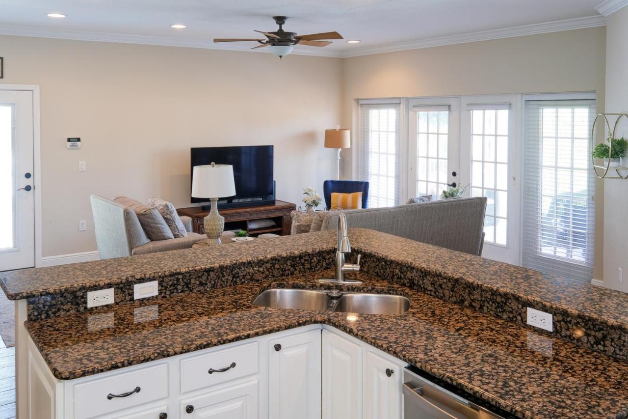 Hibiscus Hideaway Condo Walk To Historic Bridge St Bradenton Beach Exterior foto